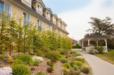 Ein Garten an der Unterkunft Moin Hotel Cuxhaven