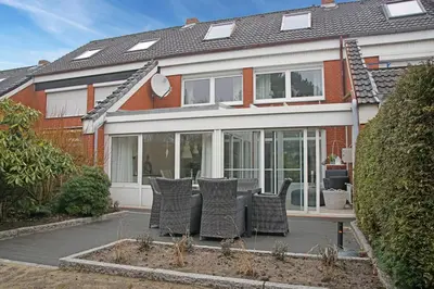 Das Gebäude in dem sich das Ferienhaus befindet