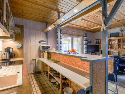 Küche/Küchenzeile in der Unterkunft Holiday Home Achtern Diek by Interhome