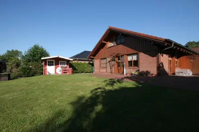 Das Gebäude in dem sich die Ferienwohnung befindet
