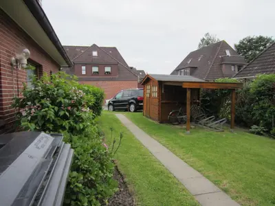 Ein Garten an der Unterkunft Apartment Boje