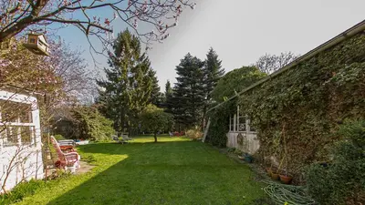 Ein Garten an der Unterkunft Lotsenkoje