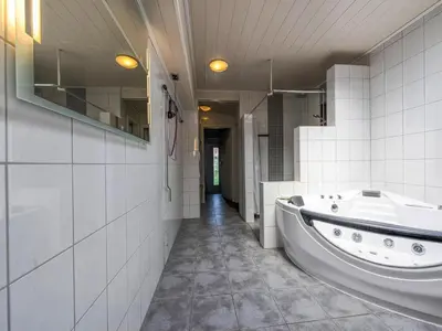Ein Badezimmer in der Unterkunft Doppelhaushälfte in Friedrichskoog-Spitze