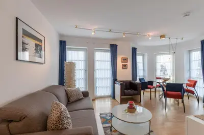 Ein Sitzbereich in der Unterkunft Haus Elbe 1 Wohnung 13