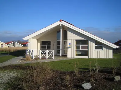 Das Gebäude in dem sich das Ferienhaus befindet