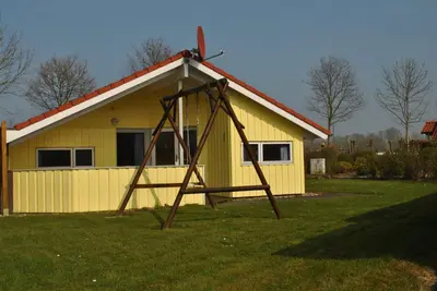 Das Gebäude in dem sich das Ferienhaus befindet