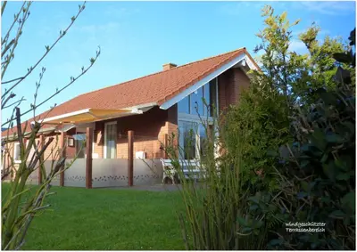 Das Gebäude in dem sich das Ferienhaus befindet