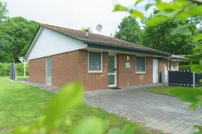 Das Gebäude in dem sich das Ferienhaus befindet