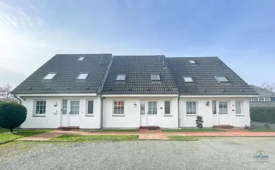 Das Gebäude in dem sich das Ferienhaus befindet