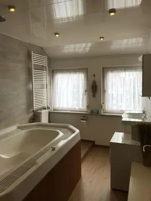 Ein Badezimmer in der Unterkunft Ferienwohnung mit Whirlpool