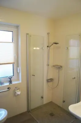 Ein Badezimmer in der Unterkunft Ruge Bries 12