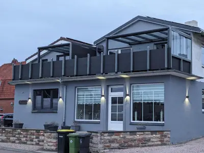 Das Gebäude in dem sich das Ferienhaus befindet
