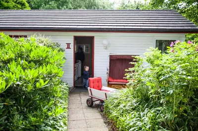 Ein Garten an der Unterkunft Ferienanlage Duhnen
