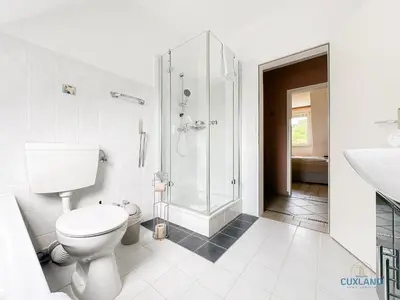 Ein Badezimmer in der Unterkunft Haus Nordheimstraße Wohnung 7