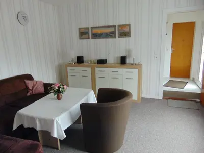 Ein Sitzbereich in der Unterkunft Ferienwohnung Ehrich nahe Otterndorf