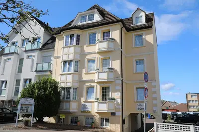 Das Gebäude in dem sich die Ferienwohnung befindet