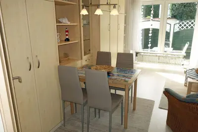 Ein Sitzbereich in der Unterkunft Voßhörn 01
