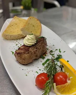 Essen im Hotel oder in der Nähe