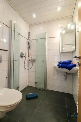 Ein Badezimmer in der Unterkunft Strand und zentrumsnahe Ferienwohnung für bis zu 4 Personen in Döse