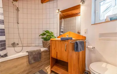 Ein Badezimmer in der Unterkunft 2 Bedroom Beautiful Home In Otterndorf