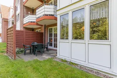 Ein Garten an der Unterkunft Elbstrom Wohnung 8