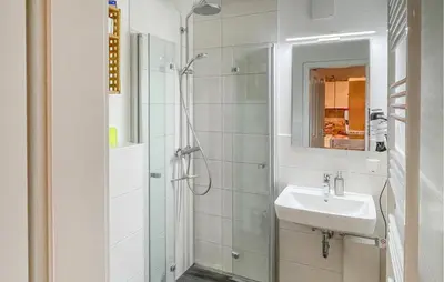 Ein Badezimmer in der Unterkunft Nice Apartment In Friedrichskoog Spitze