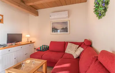 Ein Sitzbereich in der Unterkunft Nice Home In Dithmarschen With Wifi