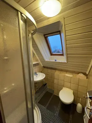 Ein Badezimmer in der Unterkunft FeWo zum Surgrund