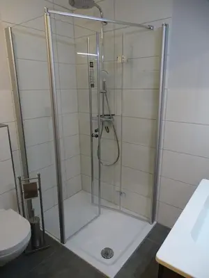 Ein Badezimmer in der Unterkunft Wunderschöne Ferienwohnung ´Mal seh´n`direkt am Nordseedeich