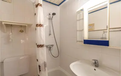 Ein Badezimmer in der Unterkunft Beautiful Apartment In Friedrichskoog