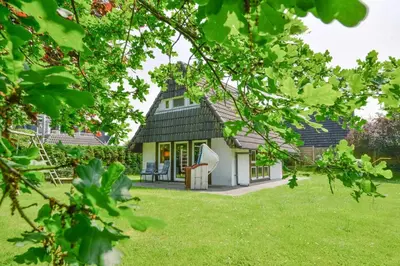 Ein Garten an der Unterkunft Landhaus Braband Ferienhaus ohne WLAN - Christian-Brütt-Weg