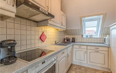 Küche/Küchenzeile in der Unterkunft Stunning Apartment In Friedrichskoog
