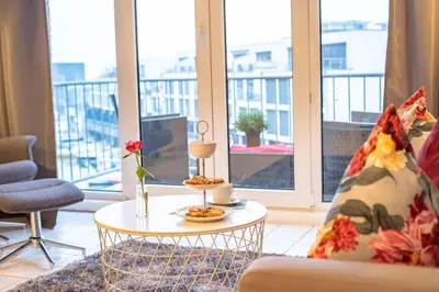 Ein Sitzbereich in der Unterkunft Marina View