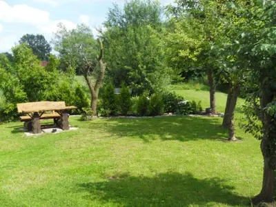 Ein Garten an der Unterkunft Haus Christine