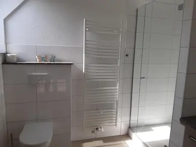 Ein Badezimmer in der Unterkunft dat geele hus 2