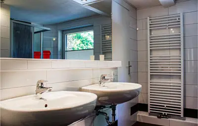 Ein Badezimmer in der Unterkunft Awesome Apartment In Otterndorf
