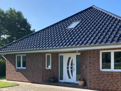 Das Gebäude in dem sich das Ferienhaus befindet