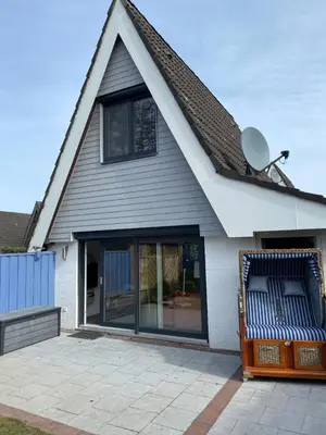 Das Gebäude in dem sich das Ferienhaus befindet