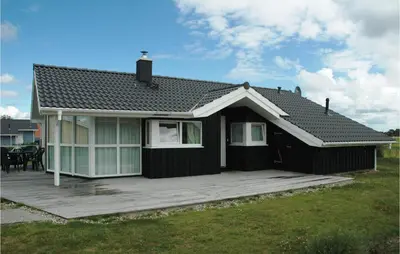 Das Gebäude in dem sich das Ferienhaus befindet