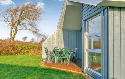 Ein Garten an der Unterkunft Friedrichskoog-Strandpark 1
