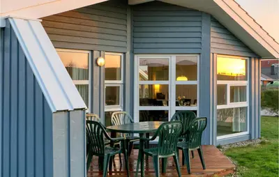 Das Gebäude in dem sich das Ferienhaus befindet