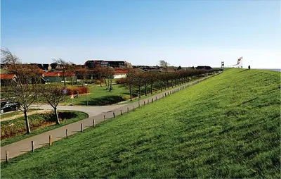 Ein Garten an der Unterkunft Friedrichskoog-Deichblick 14