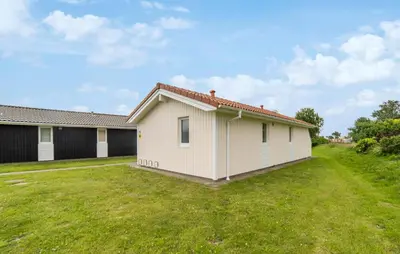 Das Gebäude in dem sich das Ferienhaus befindet