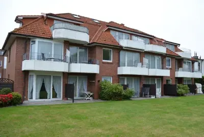 Das Gebäude in dem sich das Ferienhaus befindet
