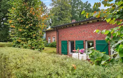 Ein Garten an der Unterkunft Beautiful Apartment In Wingst