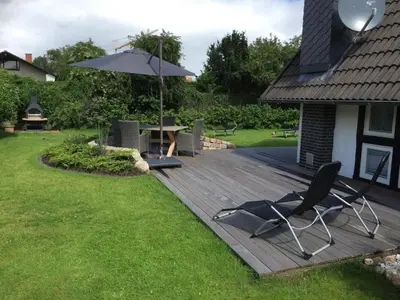 Ein Garten an der Unterkunft Haus Pelle