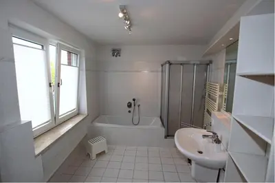 Ein Badezimmer in der Unterkunft Strand-Villa, Helgoland
