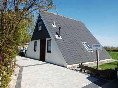 Das Gebäude in dem sich das Ferienhaus befindet