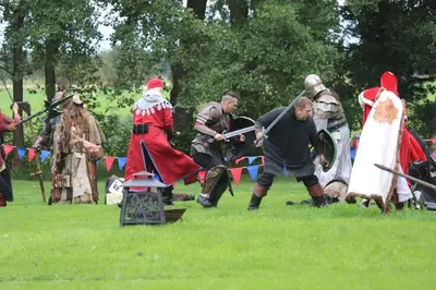 Gäste, die in der Unterkunft Erlenhof Steinau Fachwerkhaus mit Reetdach übernachten