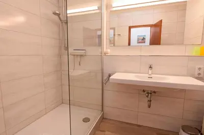 Ein Badezimmer in der Unterkunft Haus 